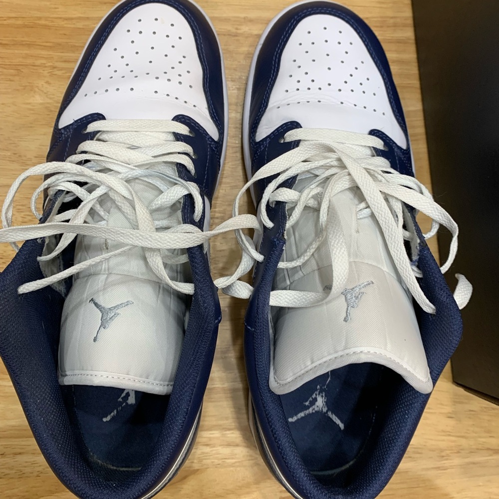 Nike Air Jordan 1 Low
White/Wolf Grey/Midnight Navy - Picture 7 of 11